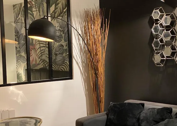 Le Patio / Les Romantiques Du Grenier A Sel Lejlighed