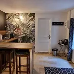 Le Patio / Les Romantiques Du Grenier A Sel