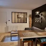 Le Patio / Les Romantiques Du Grenier A Sel Daire Honfleur