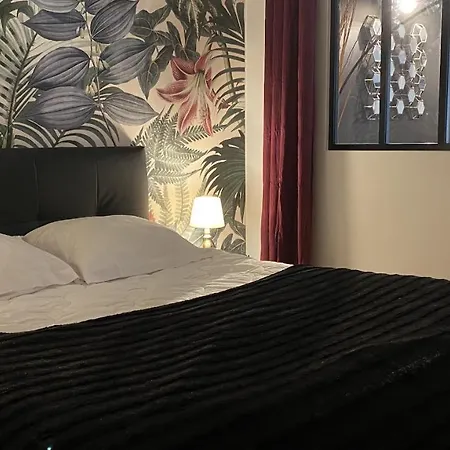 Appartement Le Patio / Les Romantiques Du Grenier A Sel