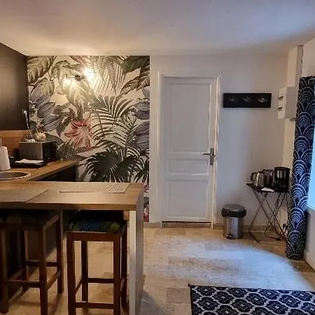 Le Patio / Les Romantiques Du Grenier à Sel