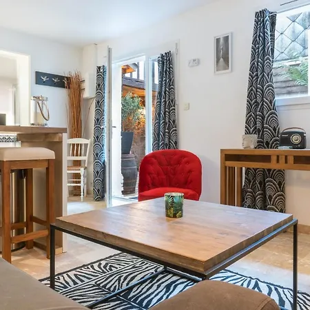 Le Patio / Les Romantiques Du Grenier à Sel Appartement