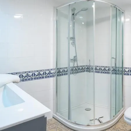 Le Patio / Les Romantiques Du Grenier à Sel