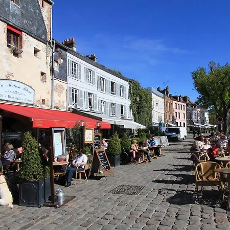 Le Patio / Les Romantiques Du Grenier à Sel * Honfleur