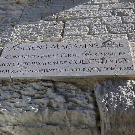 Le Patio / Les Romantiques Du Grenier A Sel Appartement