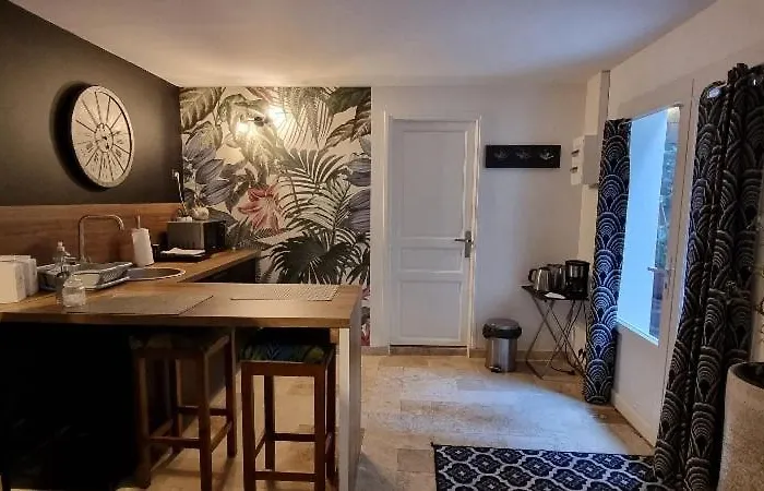 Le Patio / Les Romantiques Du Grenier A Sel