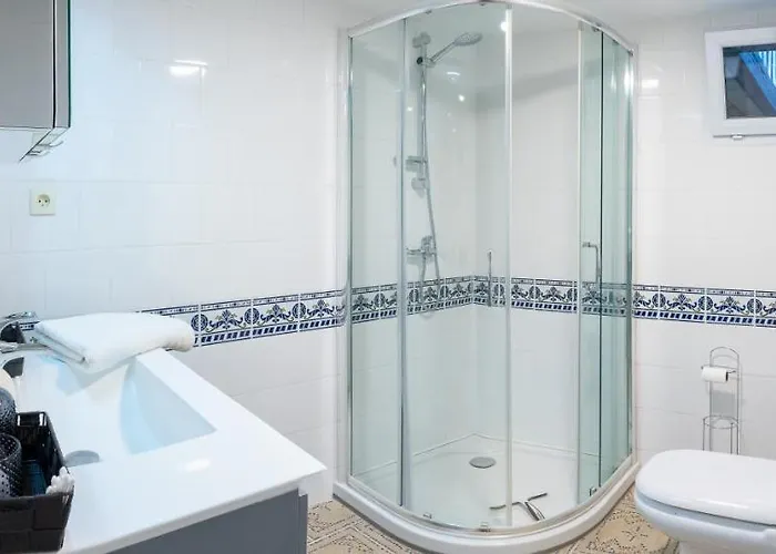 Le Patio / Les Romantiques Du Grenier A Sel