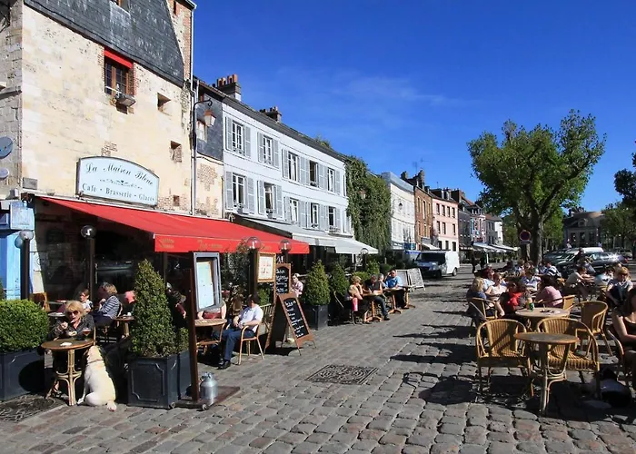 Le Patio / Les Romantiques Du Grenier A Sel * Honfleur