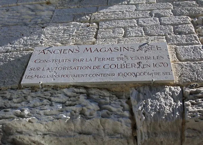 Le Patio / Les Romantiques Du Grenier A Sel Lejlighed